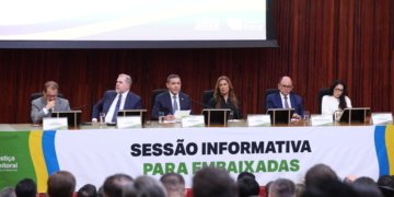 Kassio Nunes Marques reforça confiabilidade da urna eletrônica diante de corpo diplomático