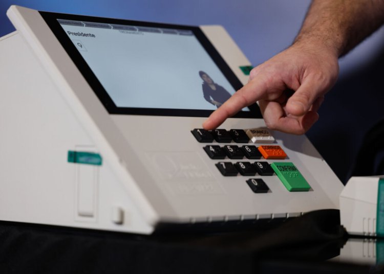 Lacração de sistemas eleitorais e assinatura digital bloqueiam mudanças em urnas eletrônicas
