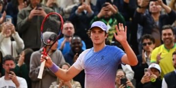 Lesão abdominal tira João Fonseca do Masters de Cincinnati antes da segunda rodada