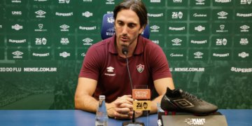 Luis Zubeldía deixa o comando técnico do Fluminense após sequência de resultados negativos