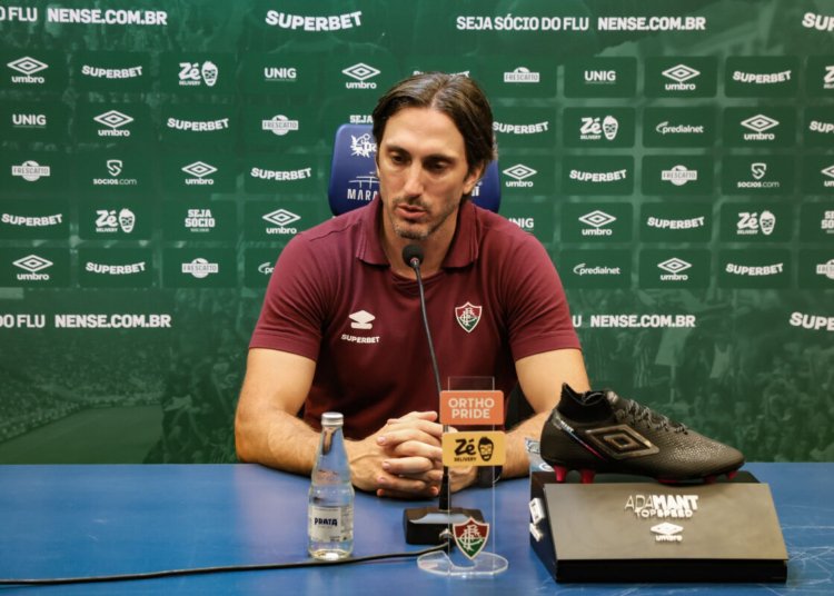 Luis Zubeldía deixa o comando técnico do Fluminense após sequência de resultados negativos