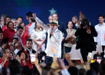 Lula buscará quarto mandato presidencial após PT oficializar chapa com Alckmin para 2026