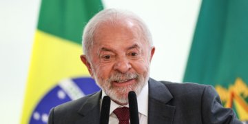 Lula condiciona aceite de embaixador indicado por Trump ao desfecho das eleições de outubro