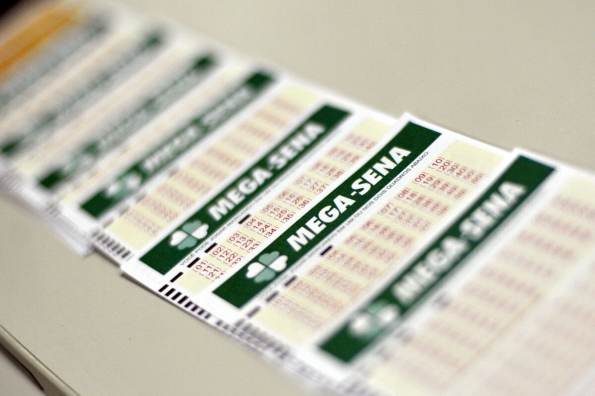 Mega-Sena atinge marca de R$ 100 milhões para sorteio extra neste domingo