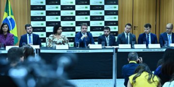 Operação desarticula rede que planejava ataques contra prédios públicos em Brasília