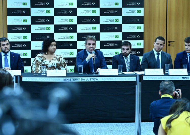 Operação desarticula rede que planejava ataques contra prédios públicos em Brasília