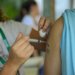 Postos de saúde abrem neste sábado para atualização da caderneta de vacinação infantil