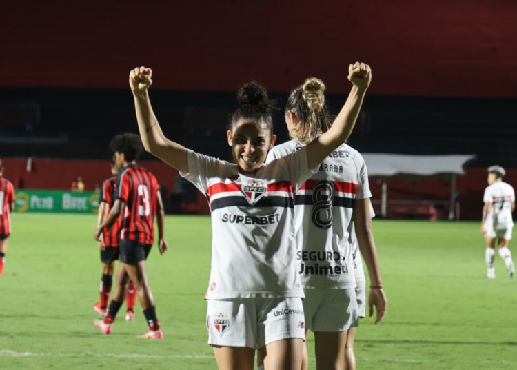 São Paulo assume a liderança do Brasileirão Feminino após vencer o Vitória fora de casa