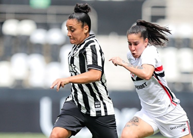 São Paulo goleia Botafogo no Nilton Santos e empata em pontos com o Corinthians na liderança