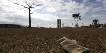 Sul enfrenta alerta para tempestades enquanto onda de calor castiga o restante do Brasil