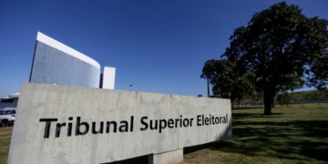 TSE institui conselho estratégico para conter desinformação e usos de IA nas eleições