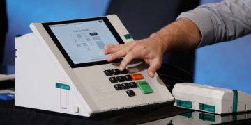 TSE reforça transparência e segurança do sistema de votação para o pleito de 2026