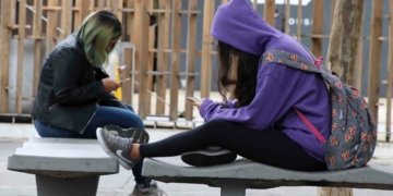 Uso de inteligência artificial nas escolas exige senso crítico em vez de apenas ferramentas