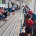 Vacinação contra o sarampo gera longas filas nos postos abertos da capital paulista