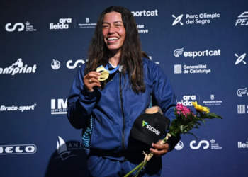 Ana Sátila conquista o ouro na etapa final da Copa do Mundo de canoagem slalom