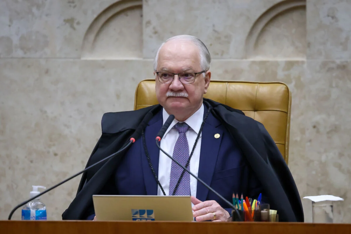 André Mendonça atende Edson Fachin e derruba sigilo de parte das investigações do Banco Master