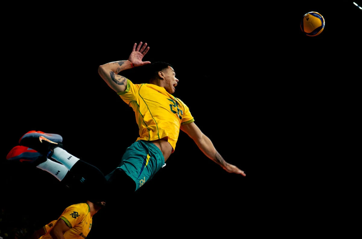 Brasil mantém aproveitamento total no Sul-Americano de vôlei após vencer a Colômbia