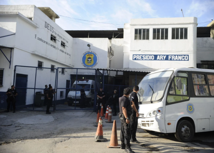Custos do sistema prisional brasileiro recaem sobre o orçamento das famílias de detentos