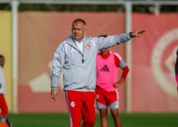 Eduardo Baptista assume comando do Internacional para evitar queda na reta final do Brasileirão