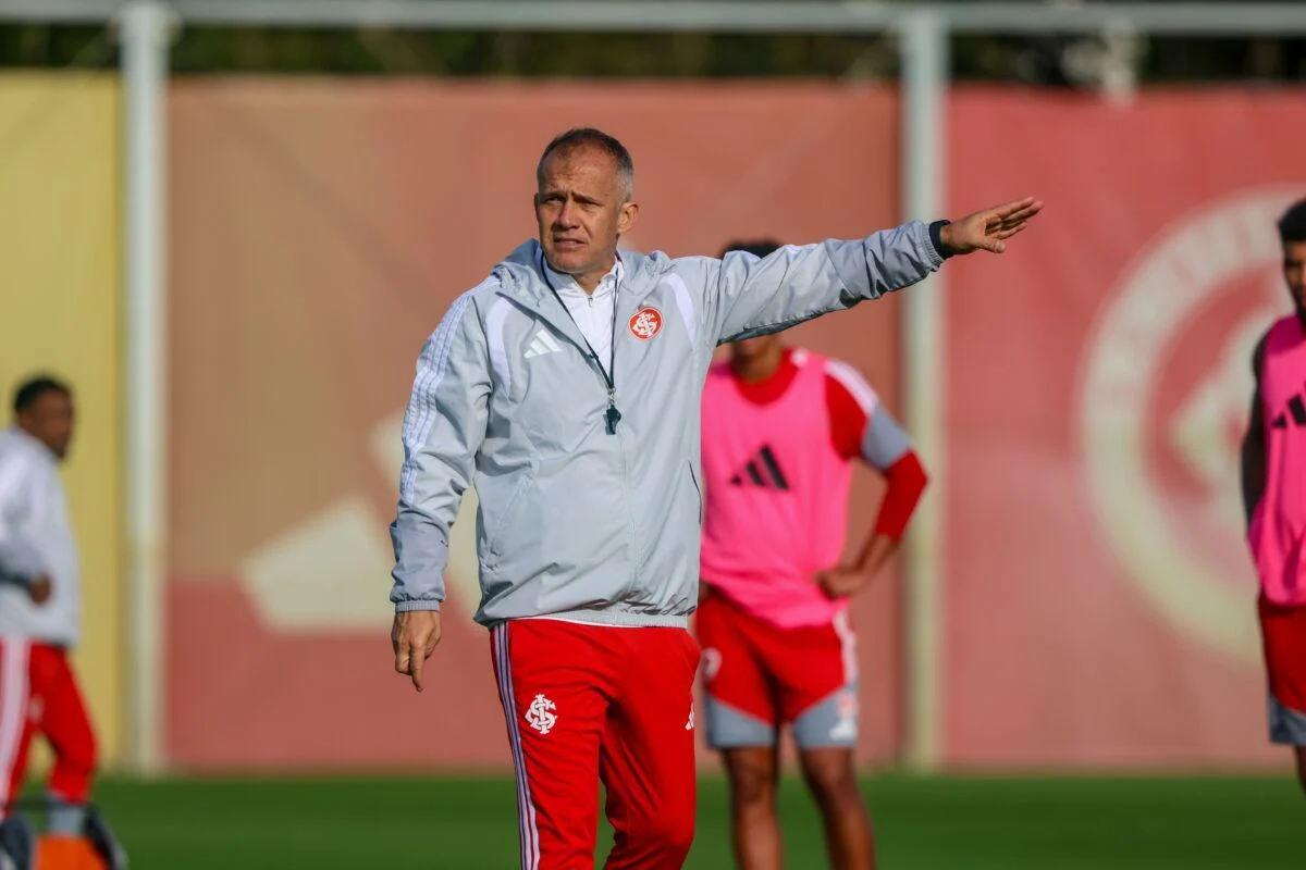 Eduardo Baptista assume comando do Internacional para evitar queda na reta final do Brasileirão