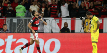 Flamengo reduz distância para o Palmeiras e reabre disputa pela ponta do Brasileirão