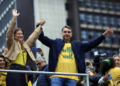Flávio Bolsonaro aposta em choque liberal e endurecimento penal para o país