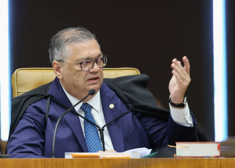 Flávio Dino ordena investigação da PF sobre ligações de Daniel Vorcaro com cemitérios de SP
