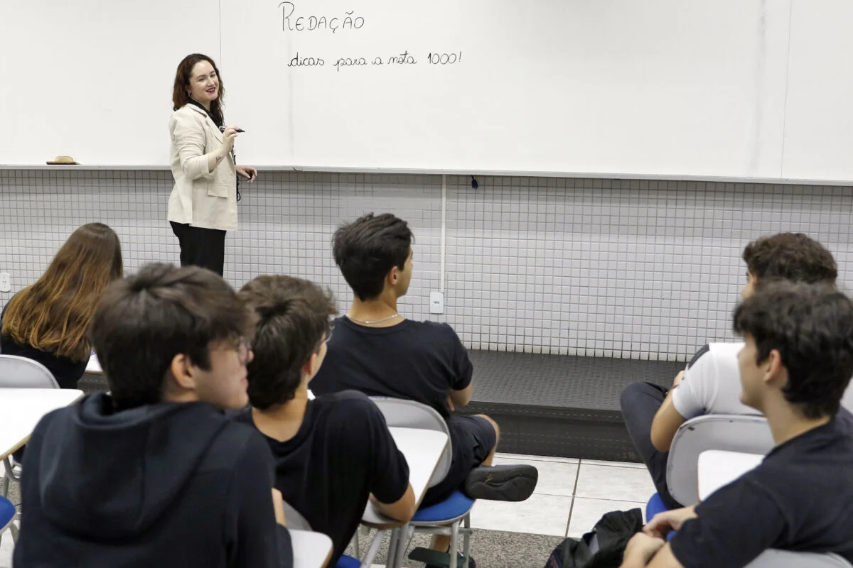 Inep libera orientações oficiais para a redação do Enem 2026 com foco na preparação dos alunos