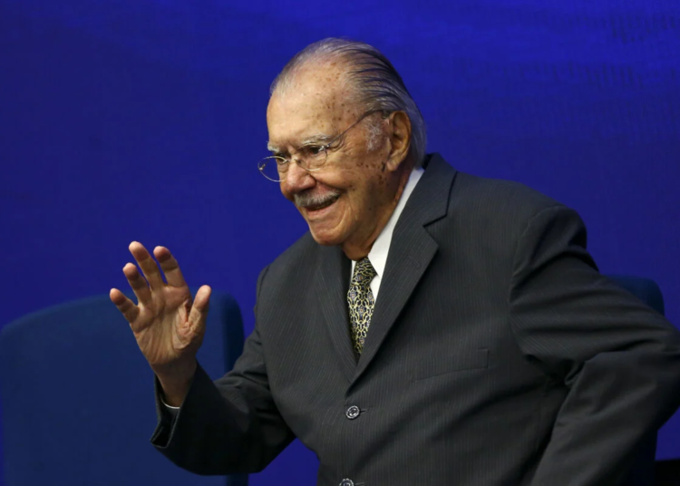 José Sarney é internado no Hospital Sírio-Libanês em São Paulo após diagnóstico de pneumonia