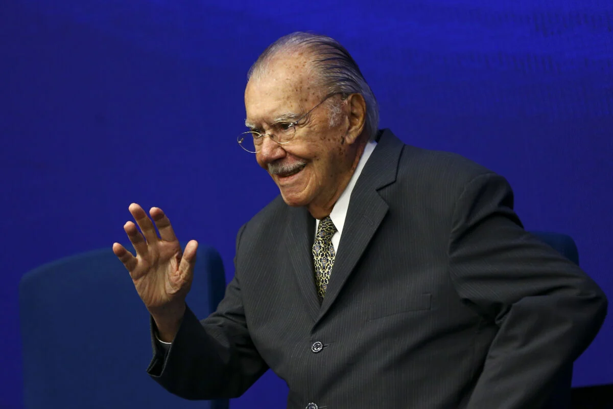 José Sarney é internado no Hospital Sírio-Libanês em São Paulo após diagnóstico de pneumonia