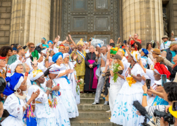 Lavagem de Madeleine celebra 25 anos levando a cultura afro-brasileira às ruas de Paris