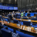 Omar Aziz articula rito acelerado para levar o fim da escala 6x1 ao plenário do Senado