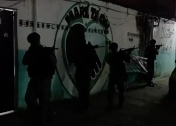 Operação policial no Complexo da Maré resulta em três mortes e apreensão de armamento pesado