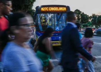 Pessoas com deficiência enfrentam precariedade habitacional e menor acesso a serviços básicos