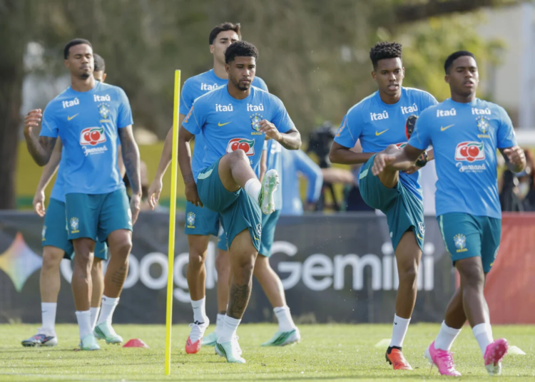 Seleção Brasileira fecha grupo em Brisbane com treino comandado por Carlo Ancelotti
