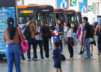 Setor de serviços mantém estabilidade em julho e registra alta de 2,4% no acumulado de um ano