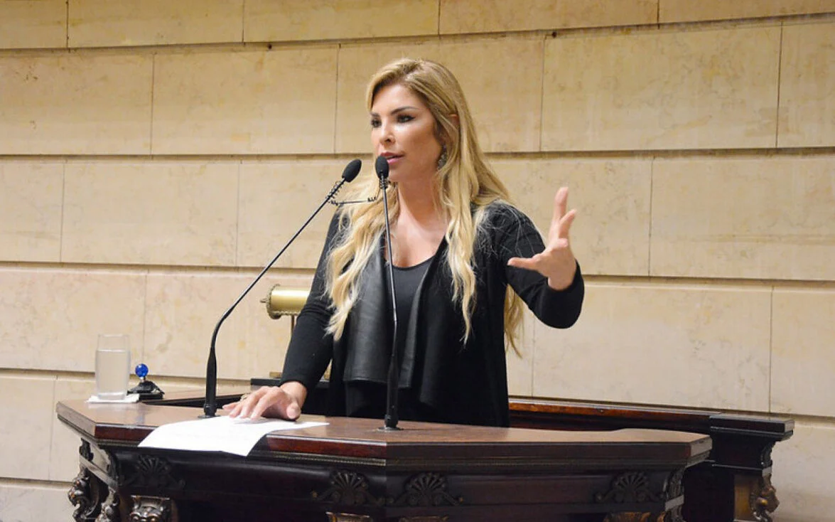 Veronica Costa é presa pela Polícia Civil após condenação definitiva por crime de tortura