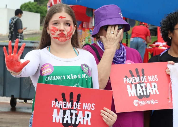 Violência contra a mulher atinge 80% das brasileiras e restringe liberdade de locomoção