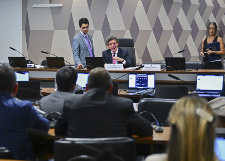 Votação da MP que zera imposto de importação sobre compras internacionais é adiada