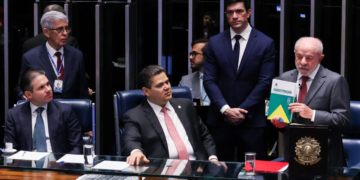 Agentes de saúde garantem aposentadoria especial com promulgação de emenda no Congresso