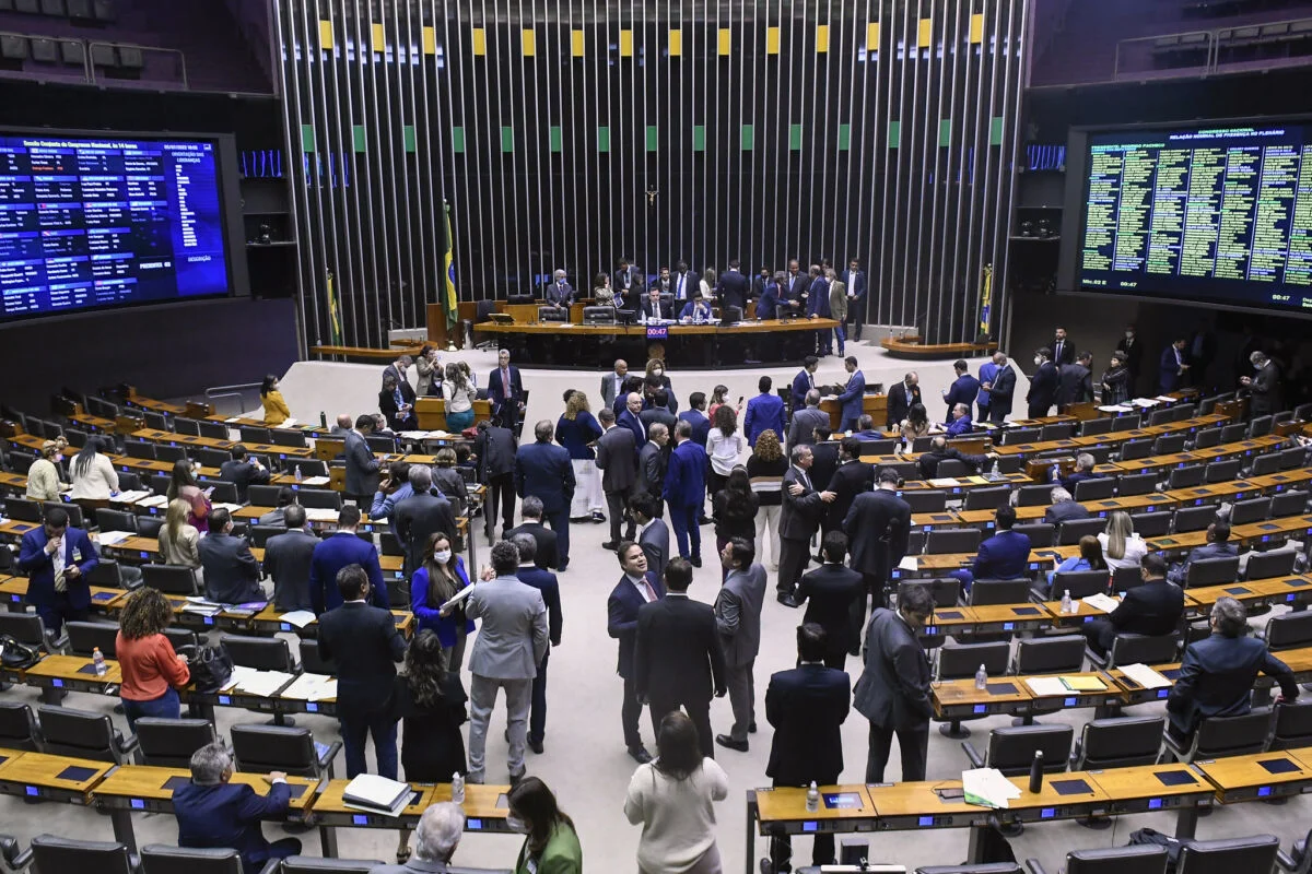 Câmara dos Deputados mantém sub-representação negra apesar de mecanismos de financiamento