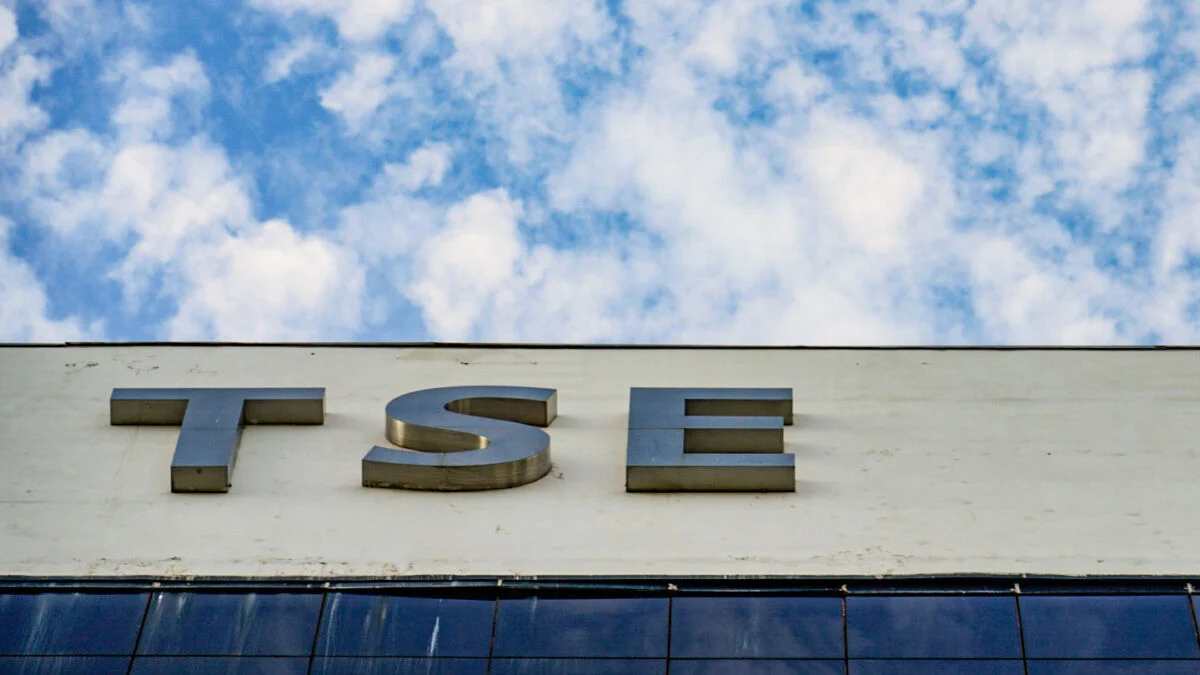 Campanha de Flávio Bolsonaro recorre ao TSE para derrubar 221 publicações de aliados de Lula