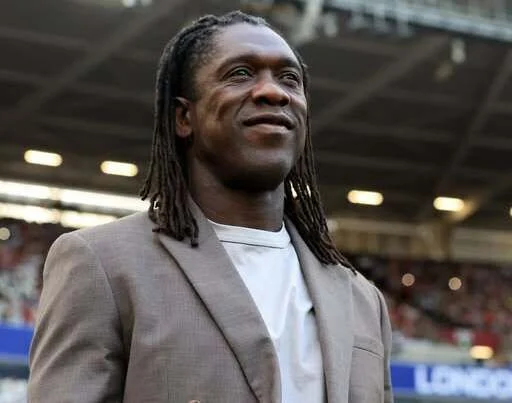 Clarence Seedorf assume comando técnico do Corinthians com contrato vigente até o fim de 2027