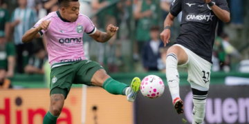 Coritiba e Botafogo estendem sequência de tropeços e empatam em duelo no Couto Pereira