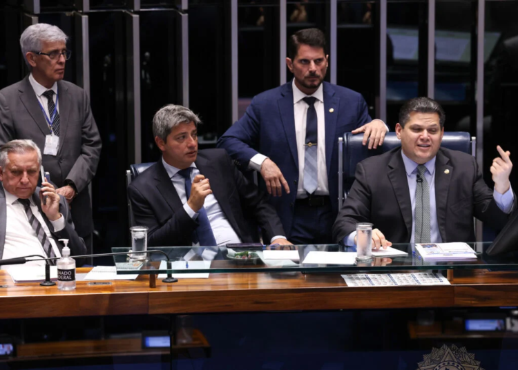 Davi Alcolumbre retira PEC da Segurança Pública da pauta do Senado em busca de consenso