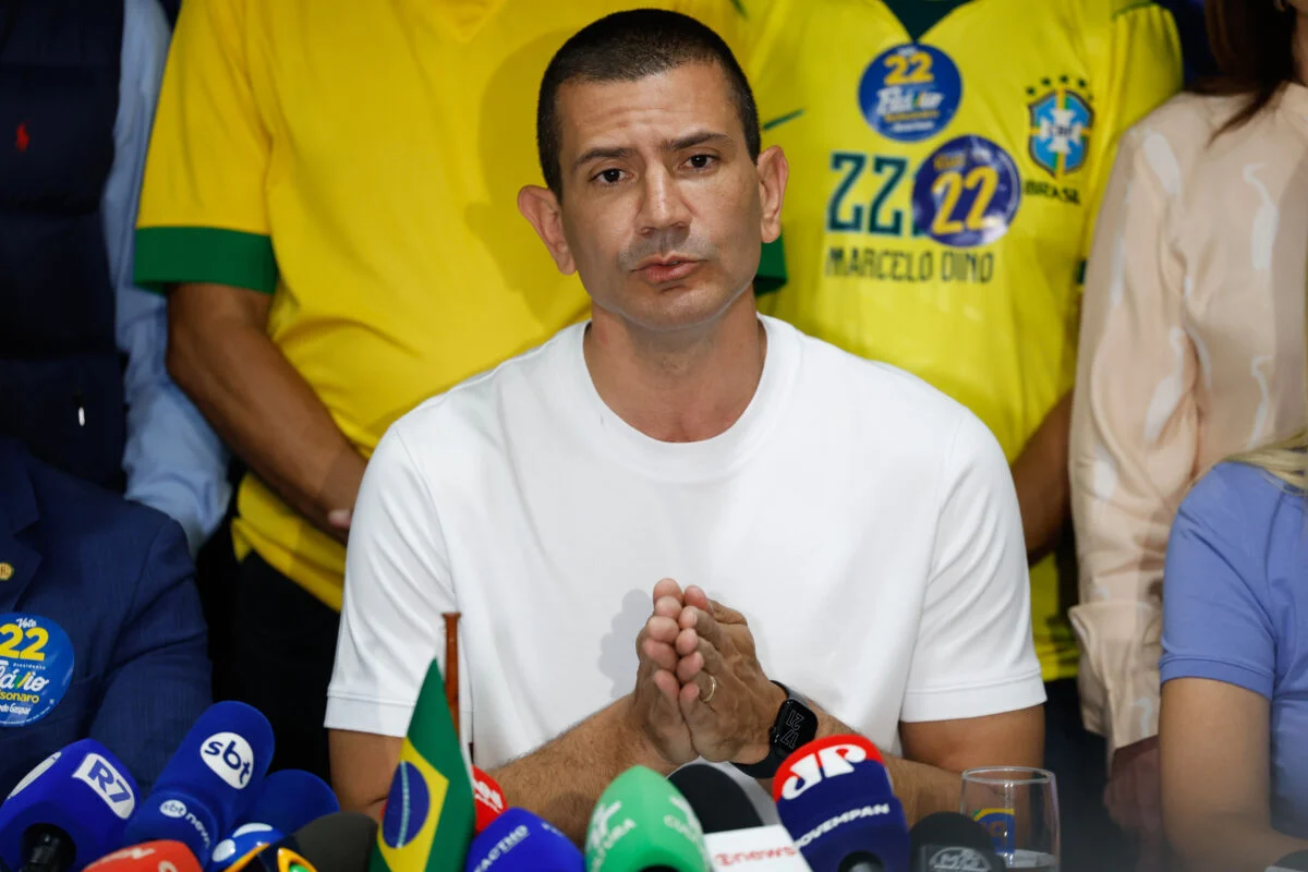 Douglas Ruas atinge 50,88% dos votos e vence disputa ao governo do Rio no primeiro turno