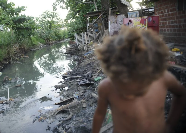 El Niño coloca 30 milhões de crianças em risco de desnutrição e doenças no Brasil devido ao clima