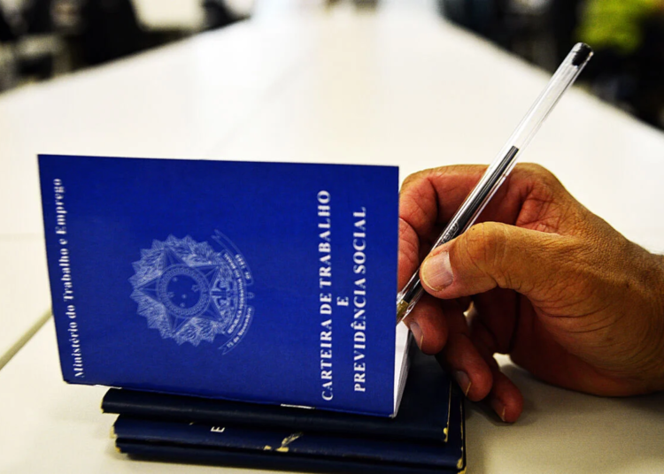 Emenda Constitucional 141 extingue escala 6x1 e estabelece nova jornada de 40 horas semanais