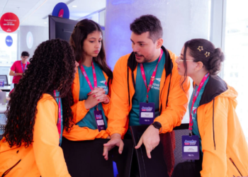 Estudantes criam ferramenta contra desinformação e conquistam viagem à Nasa