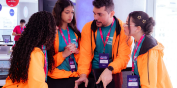 Estudantes criam ferramenta contra desinformação e conquistam viagem à Nasa